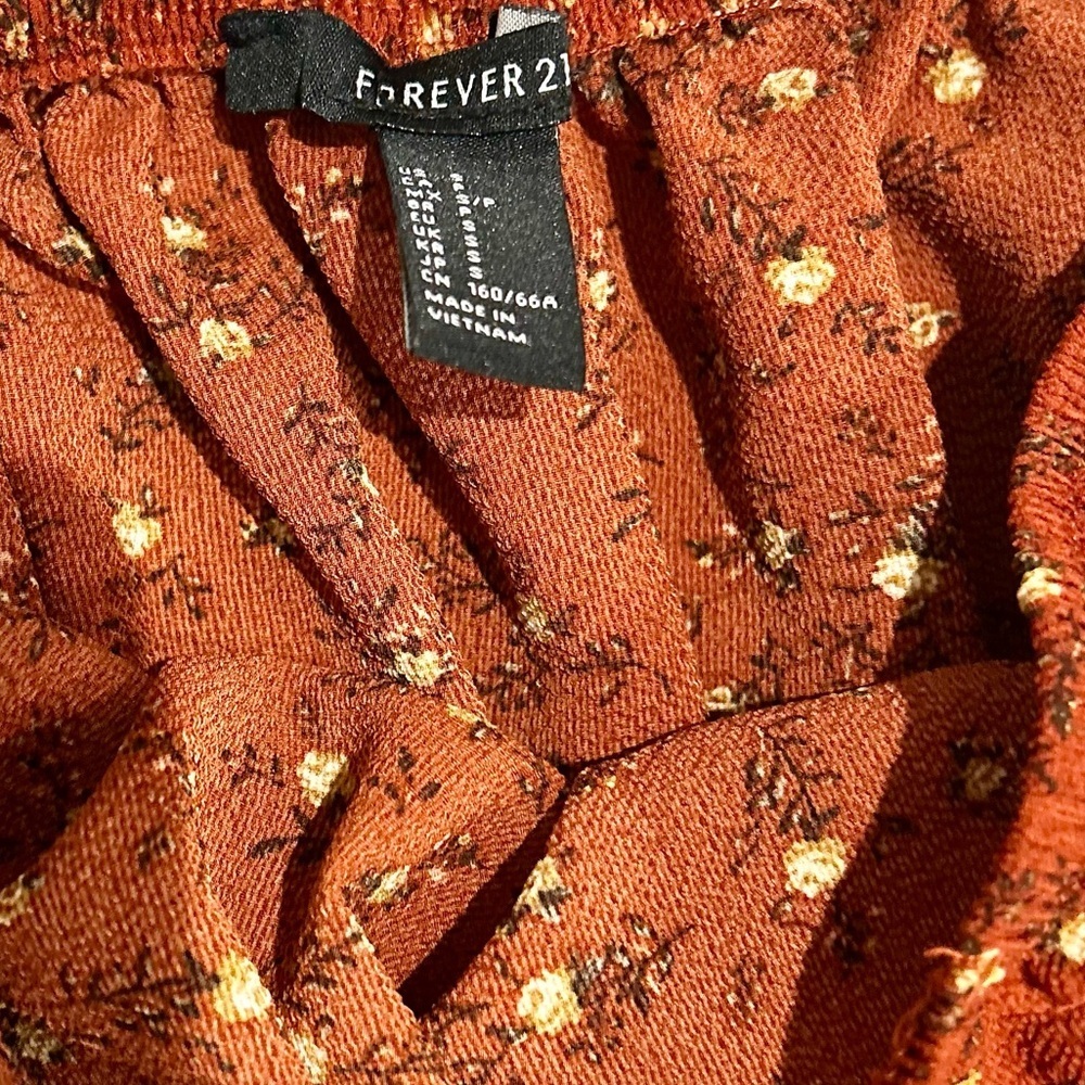 Forever 21 Rust Strapless Jumpsuit with Floral Pattern Size Small NWOT - Picture 4 of 8